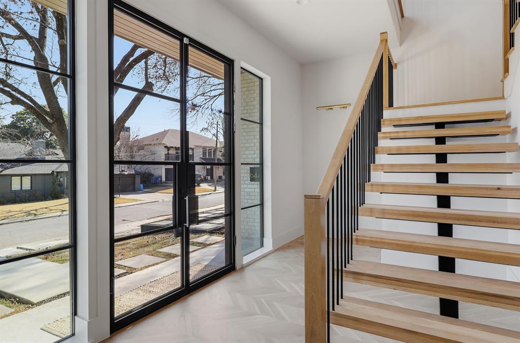 6443 Lake Circle Drive