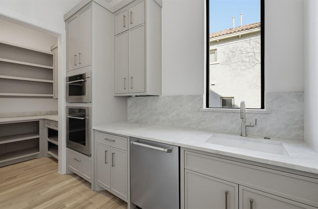 LAKEWOOD ESTATES 3 - Residential