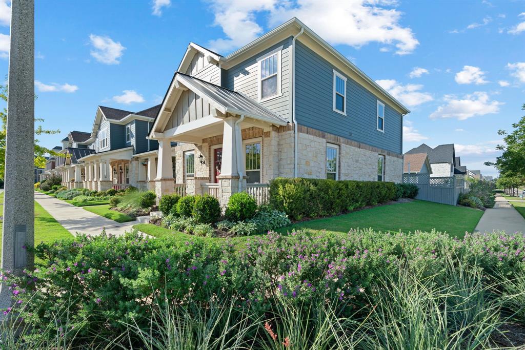 2728 N Market Square