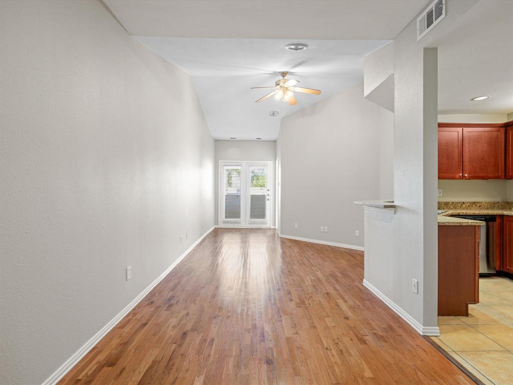 4104 N Hall Street 326