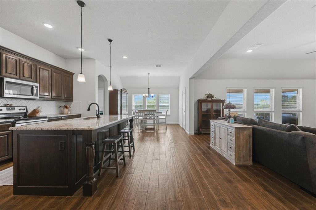 122 Post Oak Way
