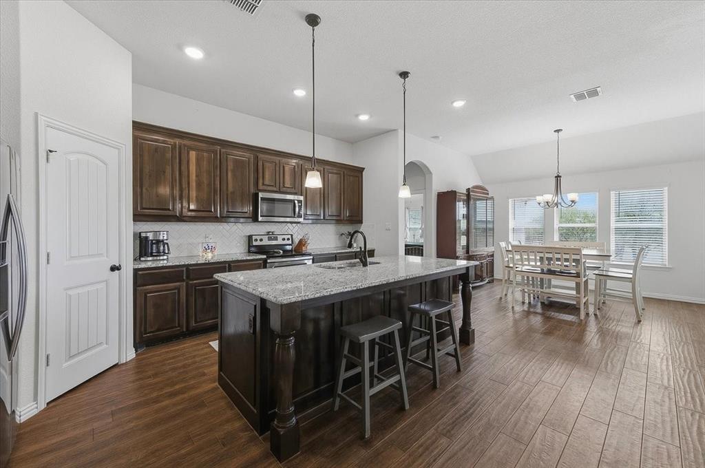 122 Post Oak Way
