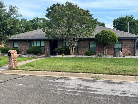 1020 Auburn Drive Arlington TX 76012