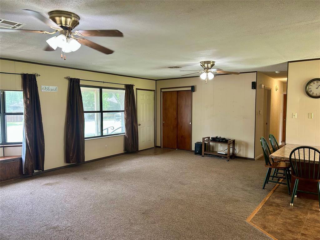 102 W Highland Drive