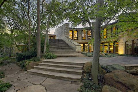 Photo of 5110 Park Lane, Dallas, TX 75220 (MLS # 21250993)