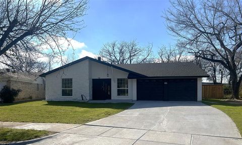 Photo of 709 Fouts Drive, Irving, TX 75061 (MLS # 21137470)