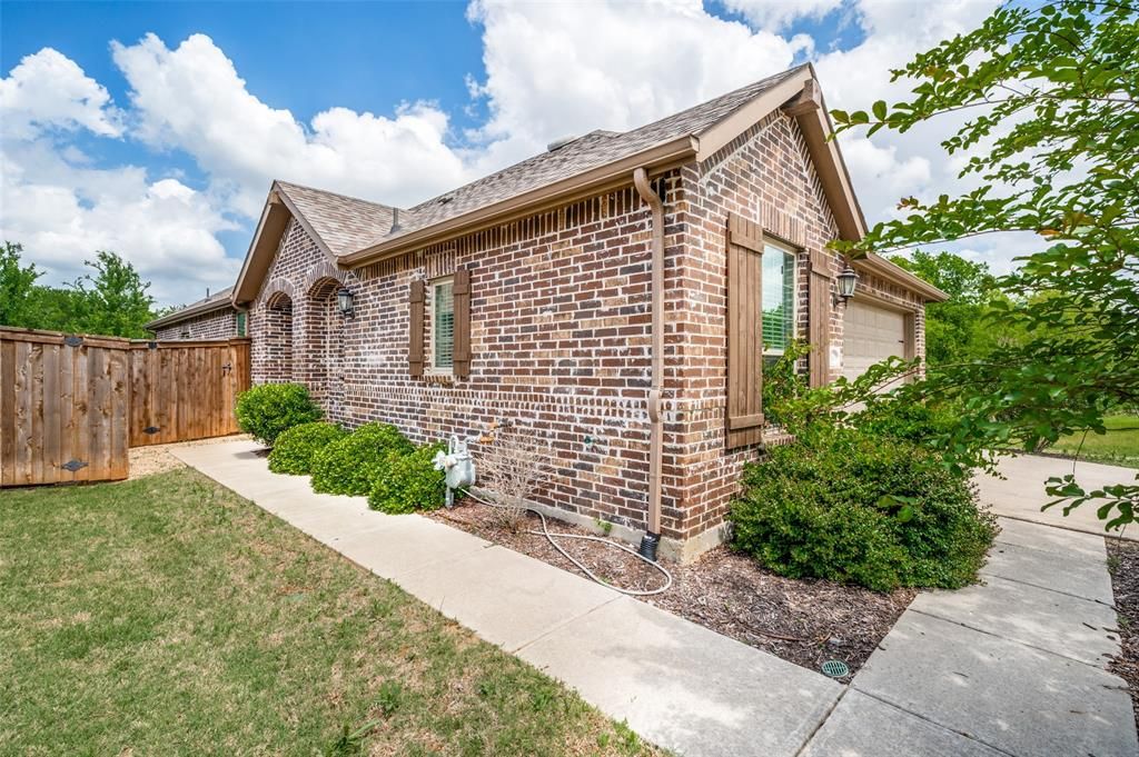 Photo of 1413 Shire Drive, Aubrey, TX 76227 (MLS # 21236784)