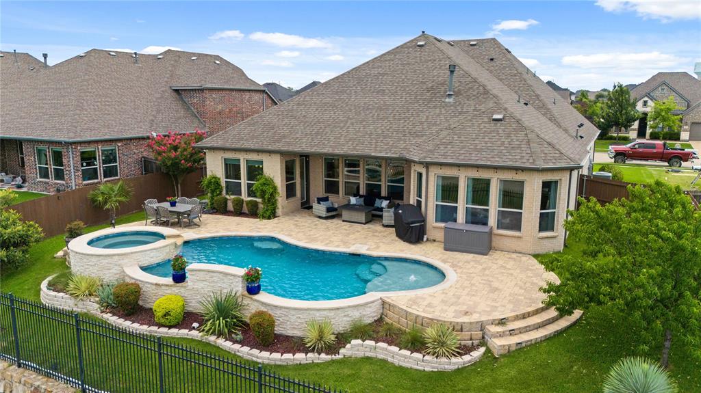 2809 Burgundy Trail