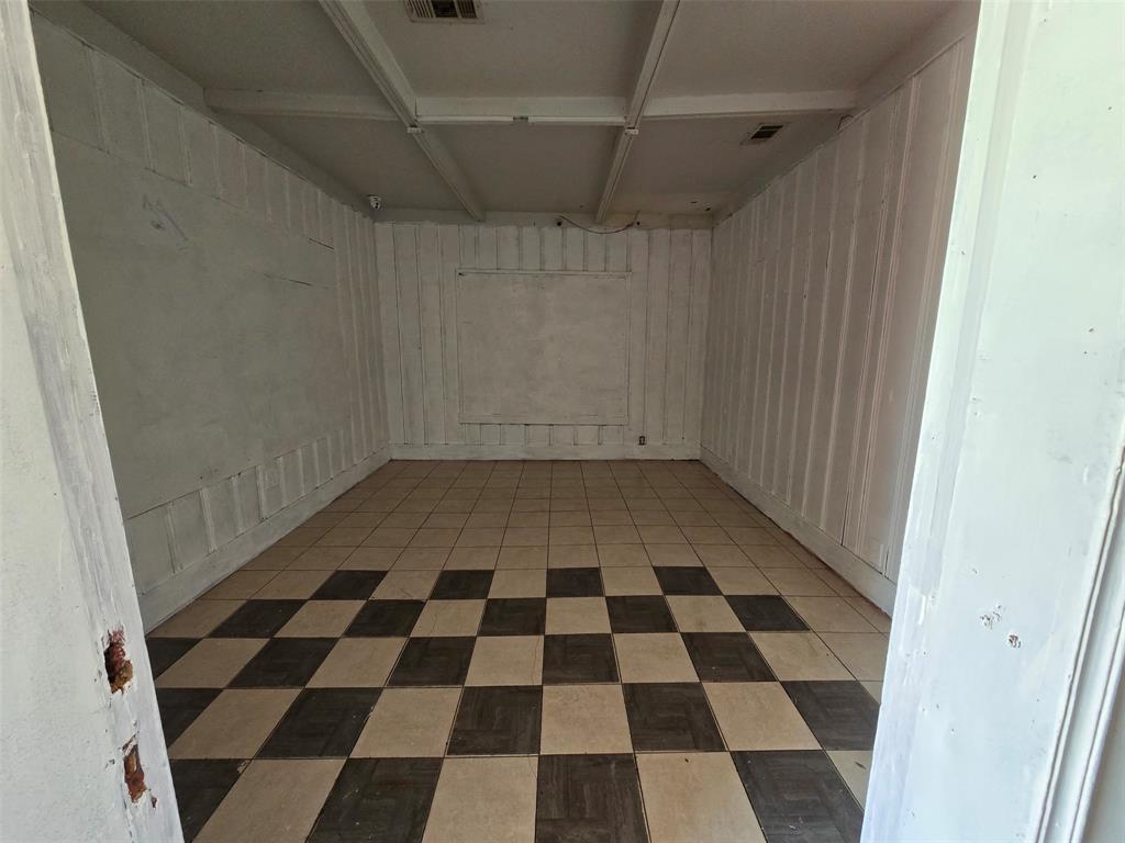 Ahler - Commercial Lease