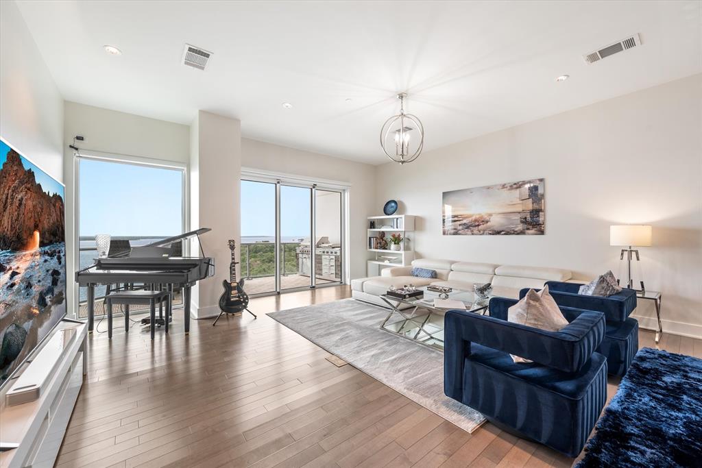 Lakeside - Residential