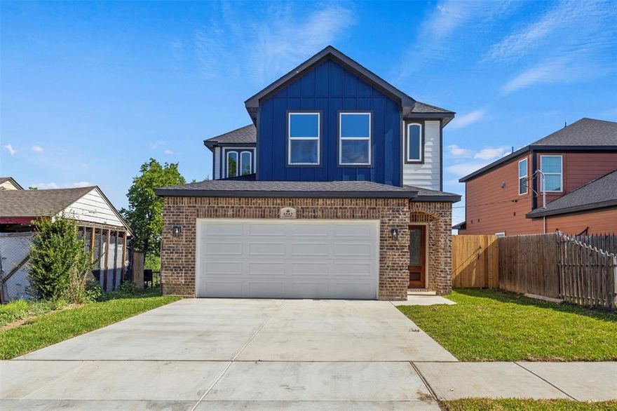 Stunning 2-story new construction, built in 2026, offering 4 spacious bedrooms, 2 modern bathrooms, and a versatile upstairs game room ideal for entertaining, a media space, or additional living area. The thoughtfully designed floor plan features a private primary suite on the main level with a well-appointed bath, an open-concept living and dining area filled with natural light, and a stylish kitchen complete with a center island, ample cabinetry, pantry, and seamless flow into the main living space. Enjoy everyday convenience with a dedicated utility room, welcoming foyer, and attached 2-car garage. Step outside to a covered patio perfect for relaxing or hosting guests. Located in a rapidly growing area just 8 minutes from Downtown Fort Worth, this home combines modern comfort with unbeatable convenience and offers beautiful skyline views that elevate everyday living.

In-house lending will provide 60 bps in credits on eligible purchase deals, including conventional, FHA, and VA loans, extended through May.