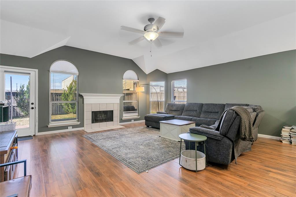 Lakewood Ph Mt Valley 01 Country - Residential