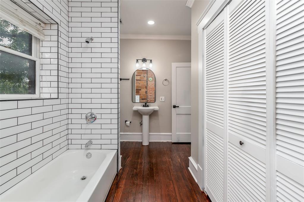 A C Ardreys - Residential Lease