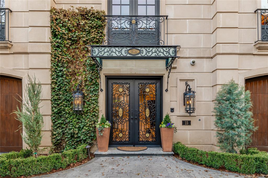 3901 Turtle Creek Boulevard 15