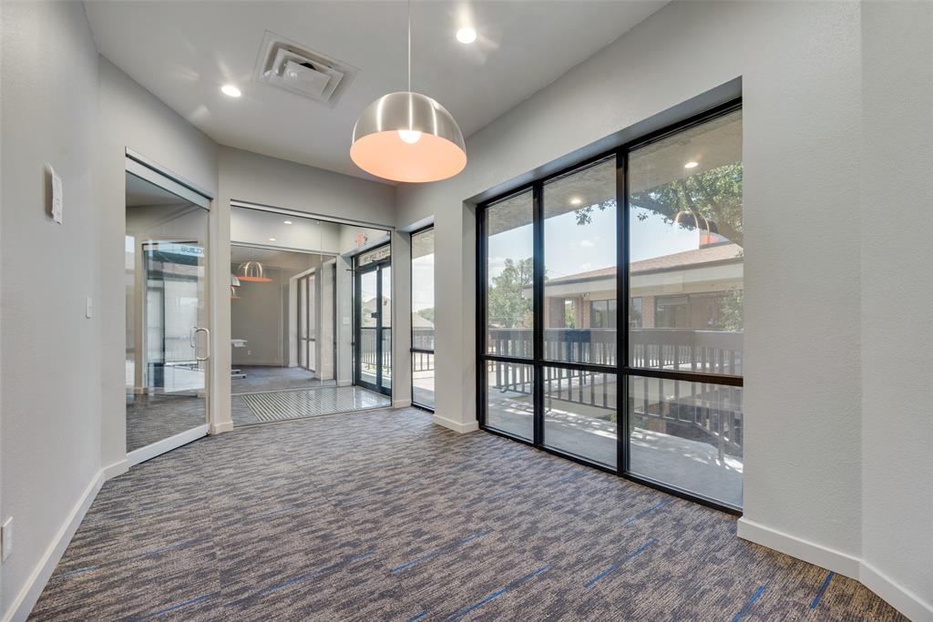 2650 Valley View Lane 200