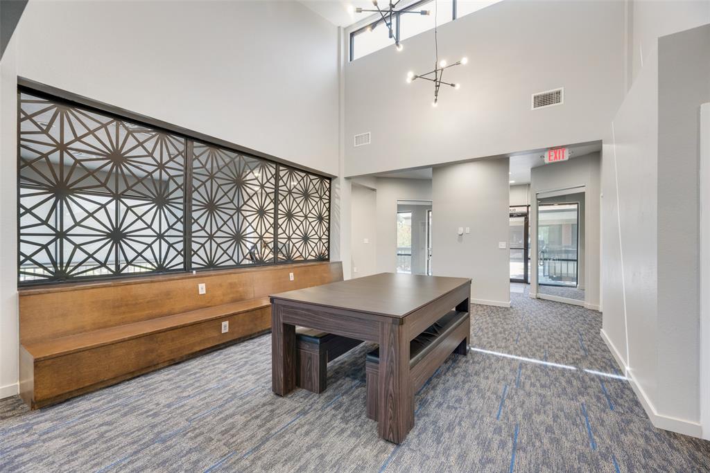 2650 Valley View Lane 200