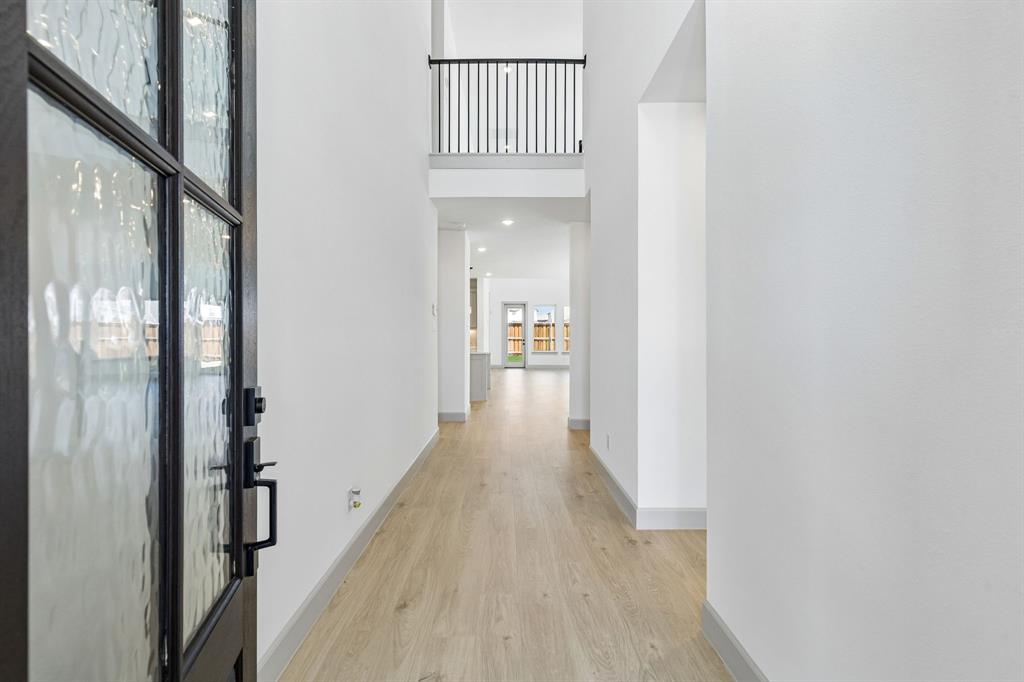 1840 Vetiver Glow Drive