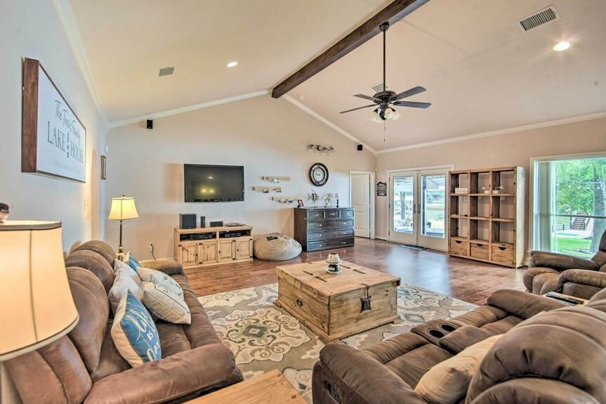 150 Redondo Dr.