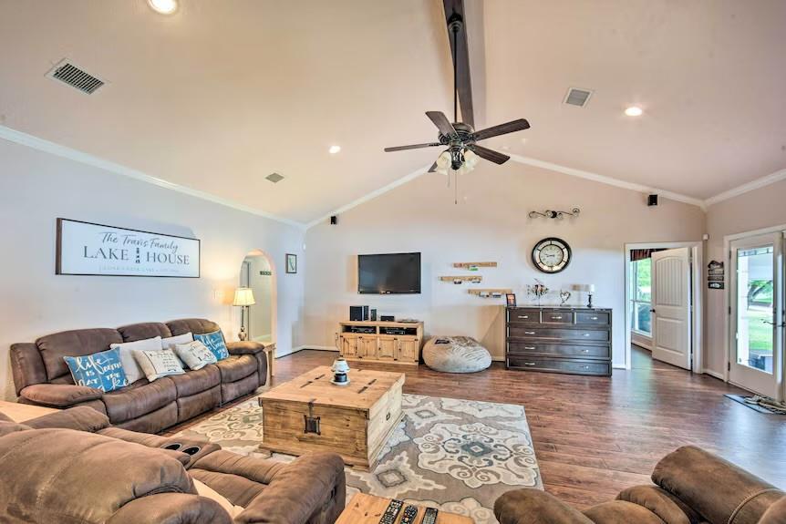 150 Redondo Dr.