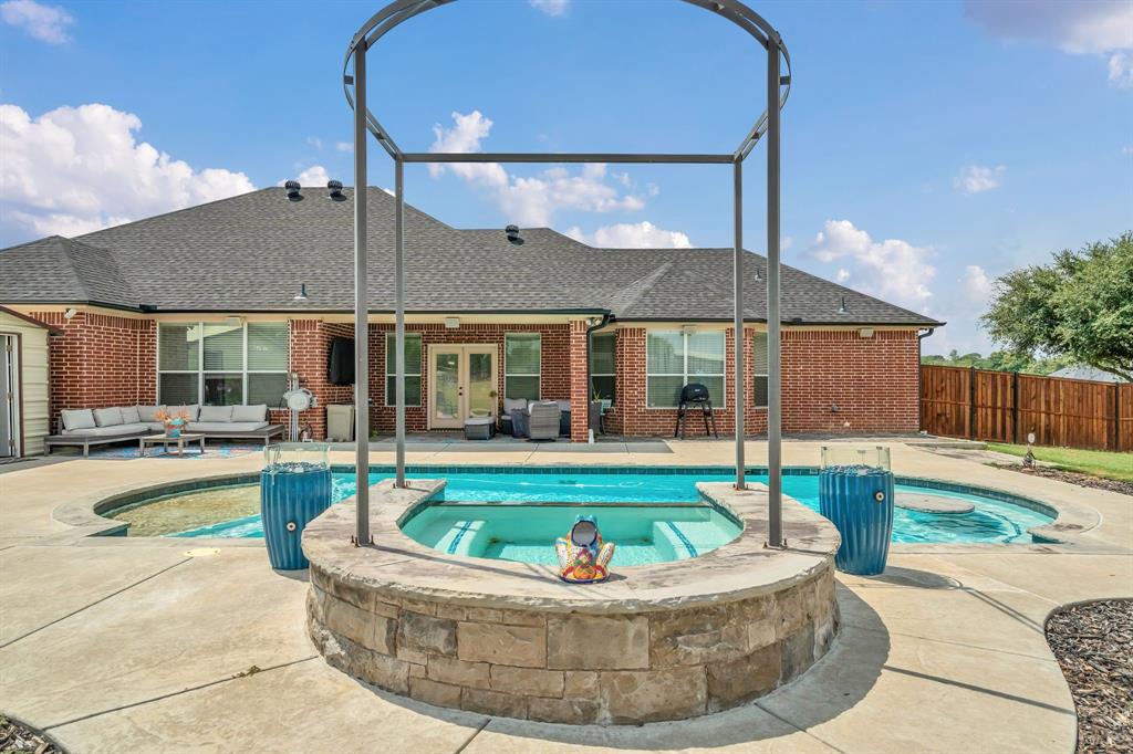 Burleson, Texas 76028, United States, 4 Bedrooms Bedrooms, ,3 BathroomsBathrooms,Residential,Contingent,200875