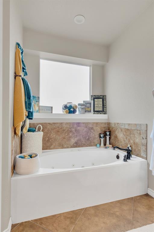 Burleson, Texas 76028, United States, 4 Bedrooms Bedrooms, ,3 BathroomsBathrooms,Residential,Contingent,200875