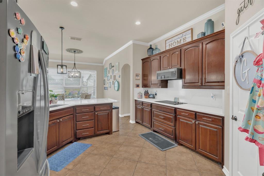 Burleson, Texas 76028, United States, 4 Bedrooms Bedrooms, ,3 BathroomsBathrooms,Residential,Contingent,200875