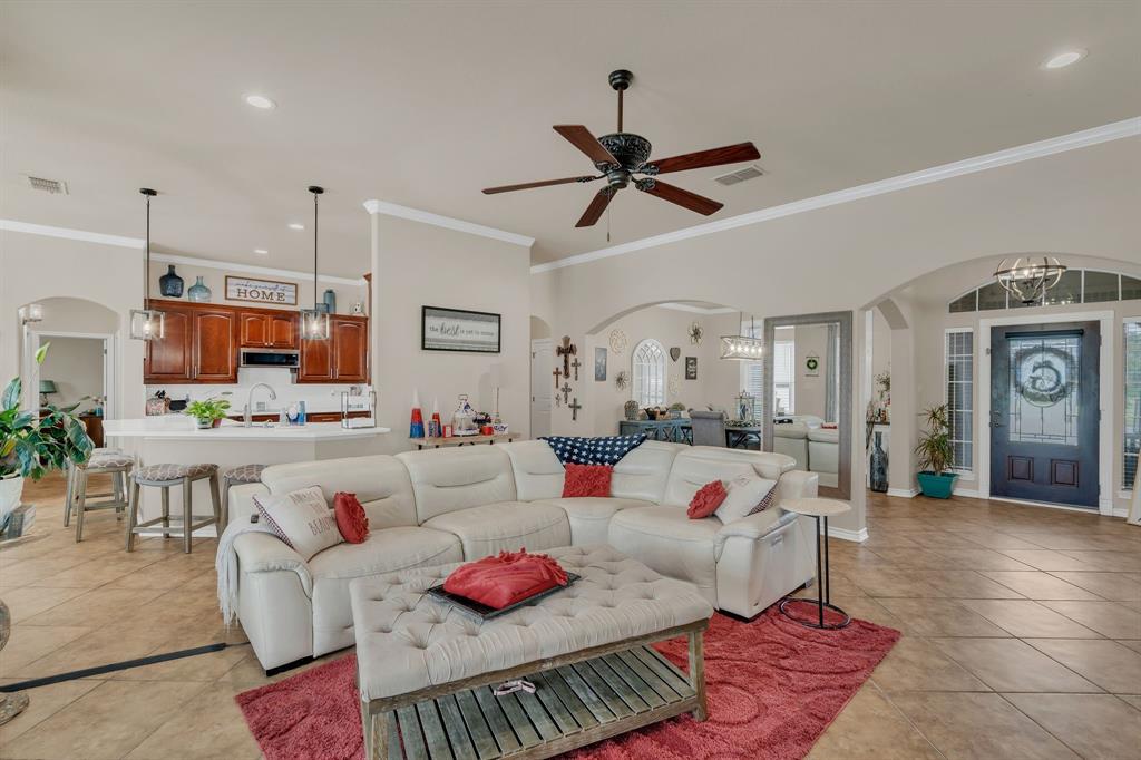 Burleson, Texas 76028, United States, 4 Bedrooms Bedrooms, ,3 BathroomsBathrooms,Residential,Contingent,200875