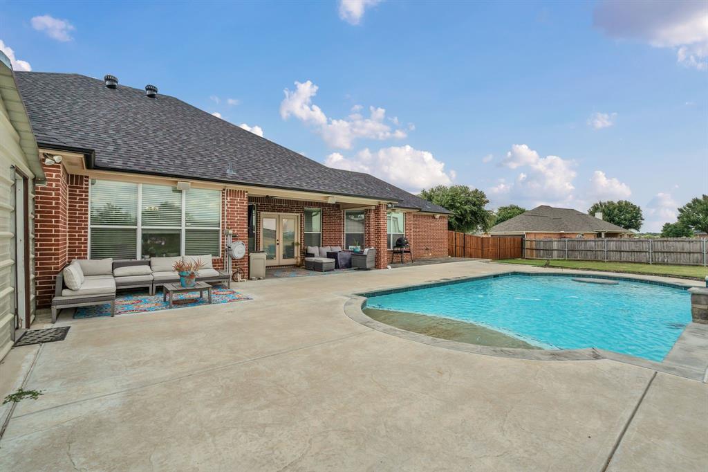 Burleson, Texas 76028, United States, 4 Bedrooms Bedrooms, ,3 BathroomsBathrooms,Residential,Contingent,200875
