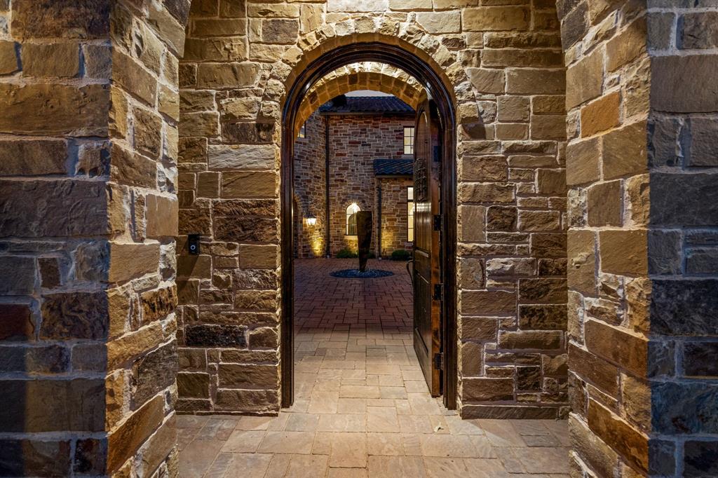 2210 Barcelona Court