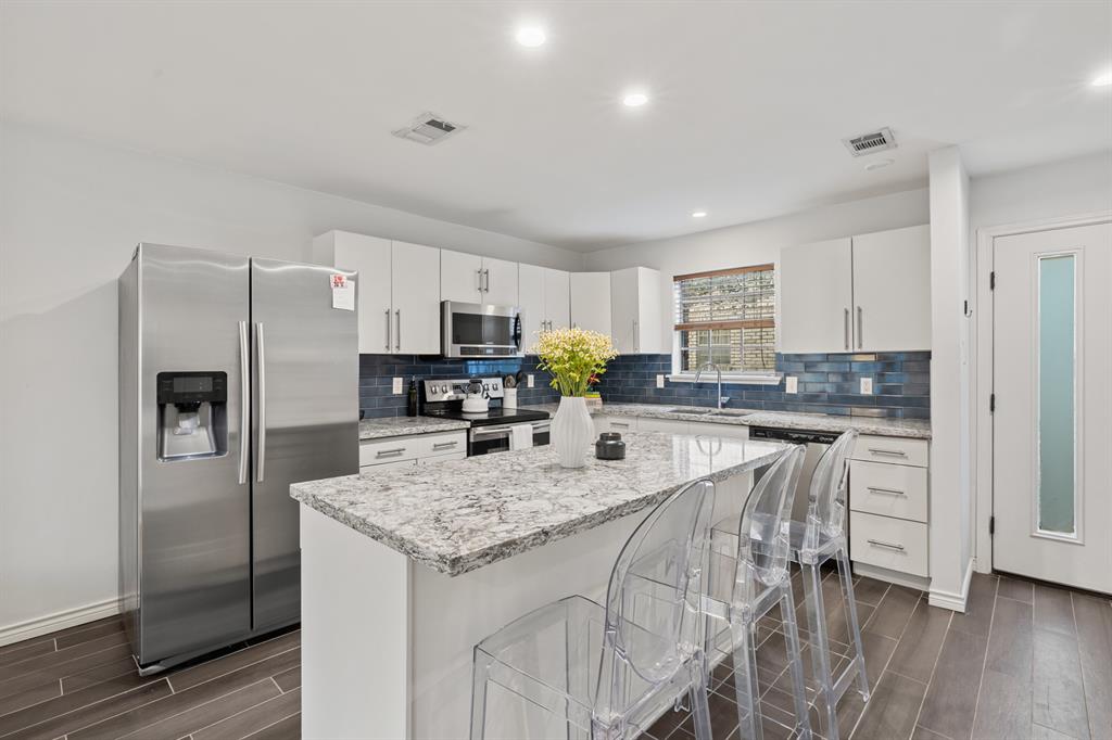 Buena Vista Ave Condo 4306 - Residential Lease