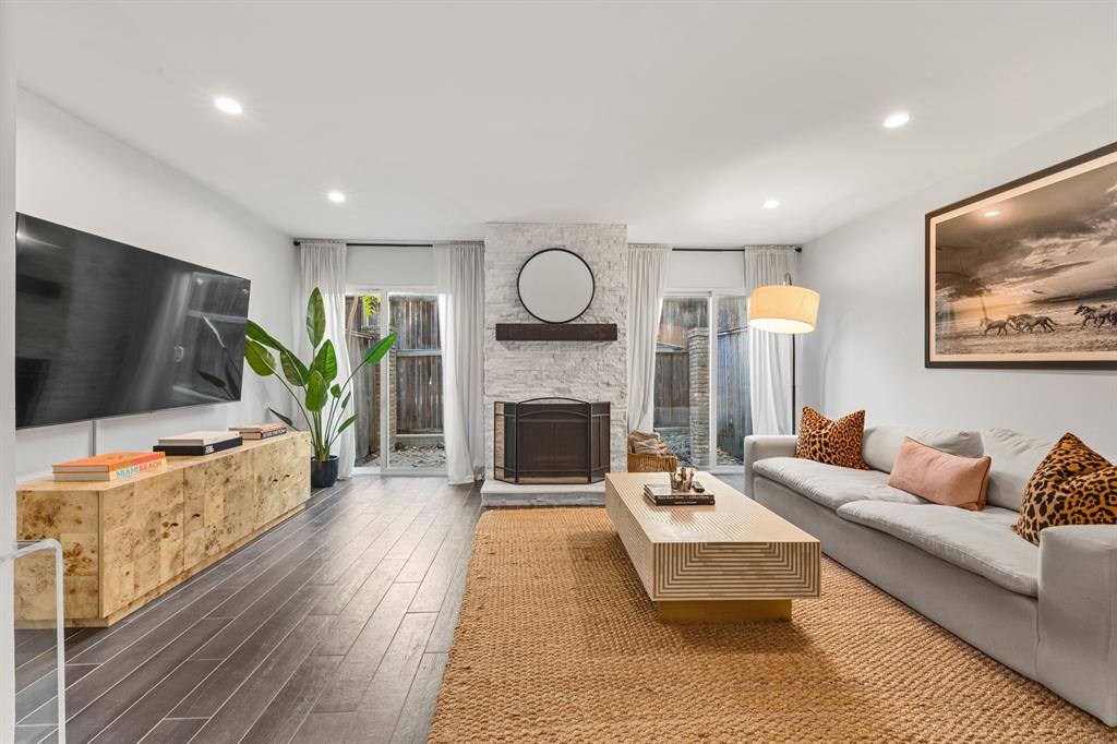 Buena Vista Ave Condo 4306 - Residential Lease