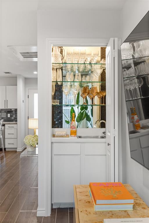 Buena Vista Ave Condo 4306 - Residential Lease