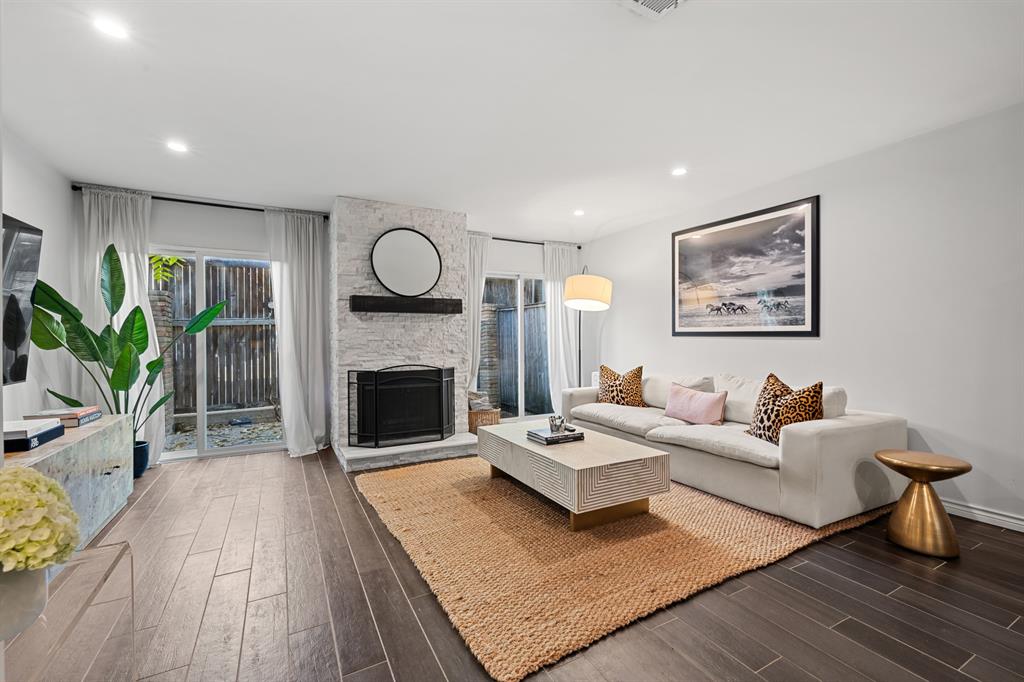 Buena Vista Ave Condo 4306 - Residential Lease