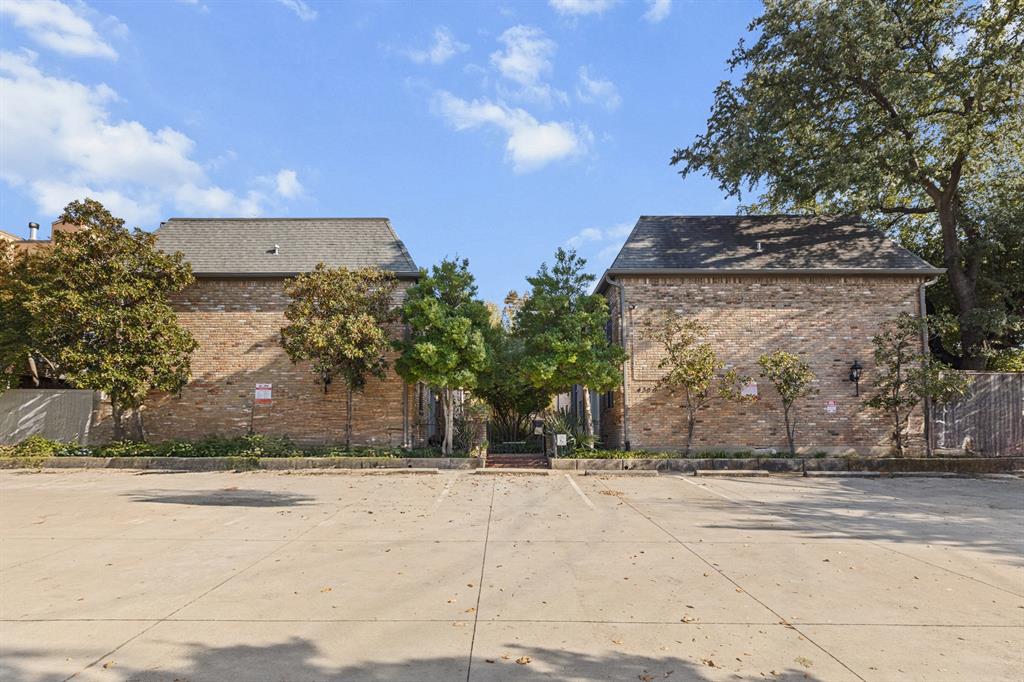 Buena Vista Ave Condo 4306 - Residential Lease