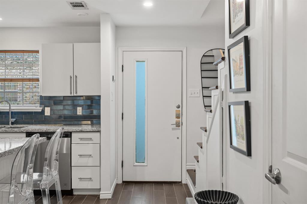 Buena Vista Ave Condo 4306 - Residential Lease