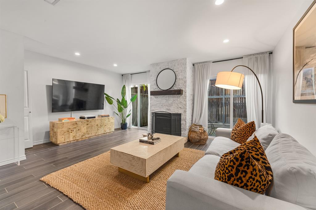 Buena Vista Ave Condo 4306 - Residential Lease