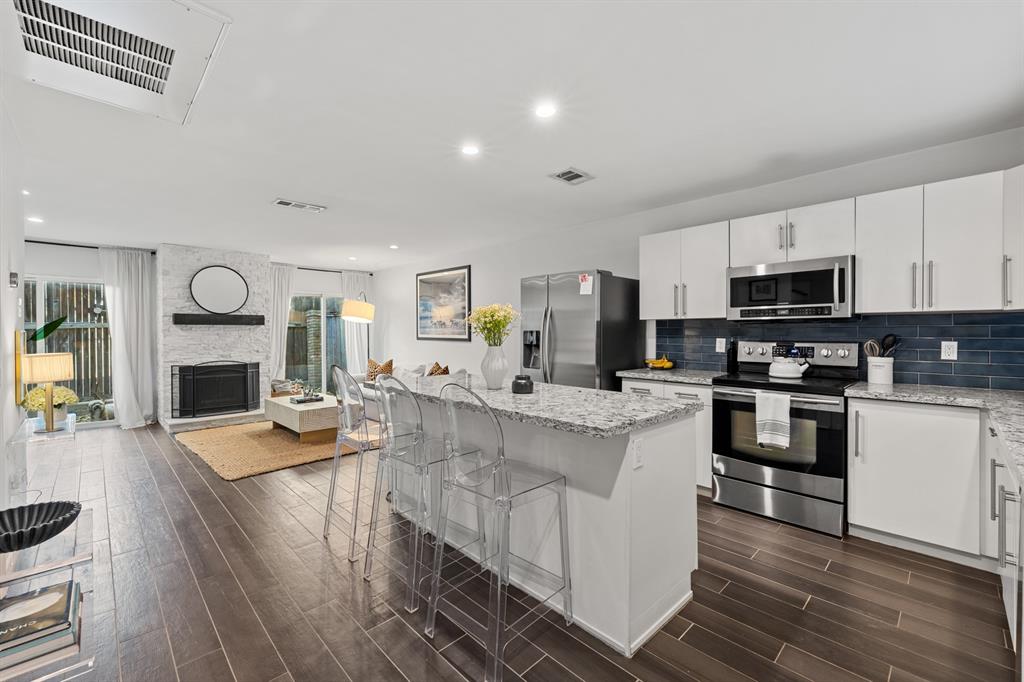 Buena Vista Ave Condo 4306 - Residential Lease