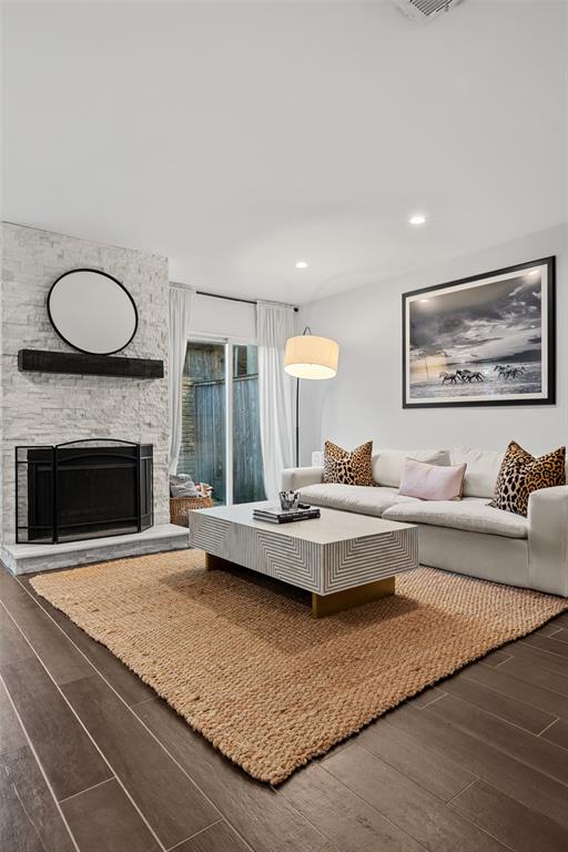 Buena Vista Ave Condo 4306 - Residential Lease