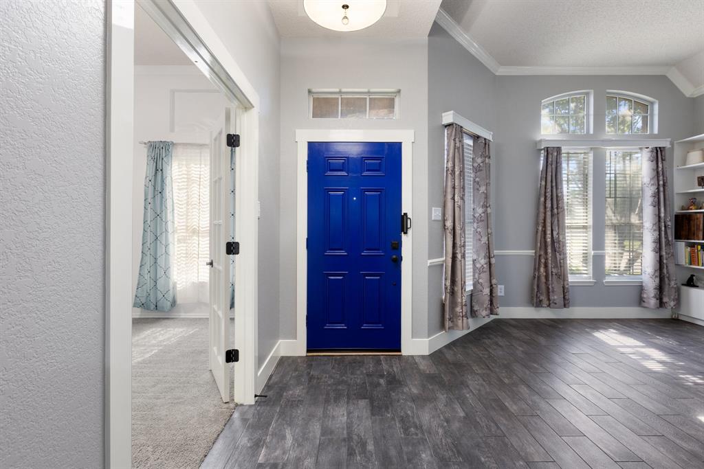 7601 Silverthorn