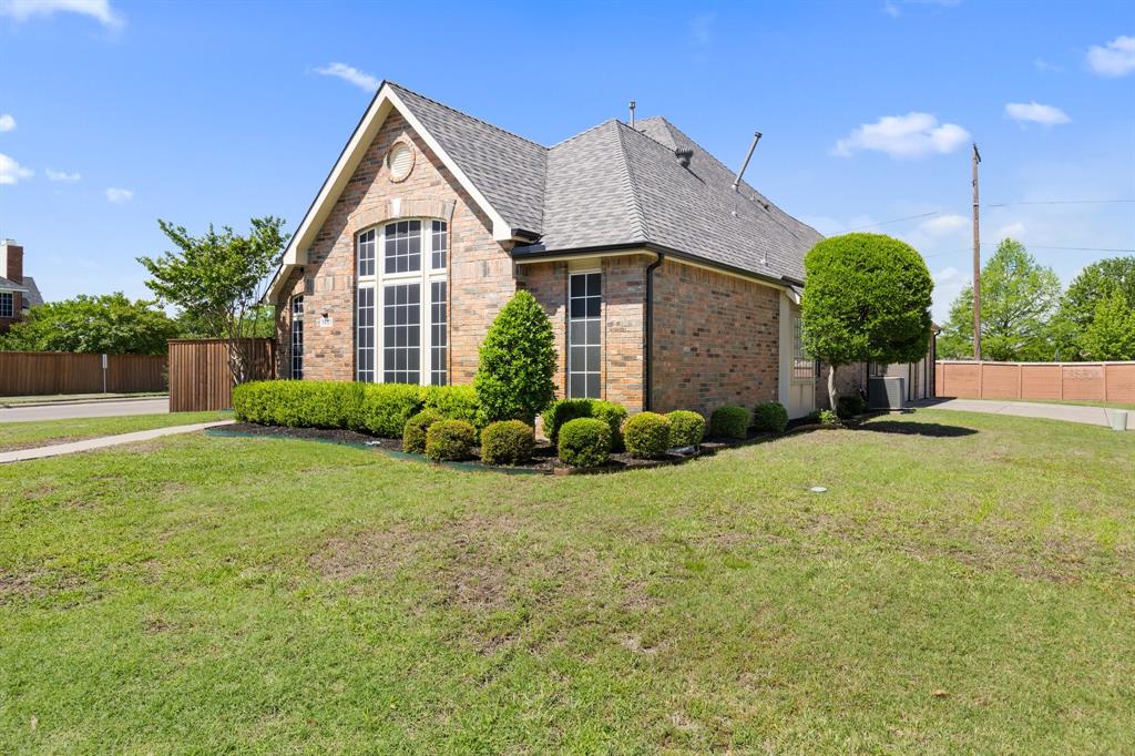 7601 Silverthorn