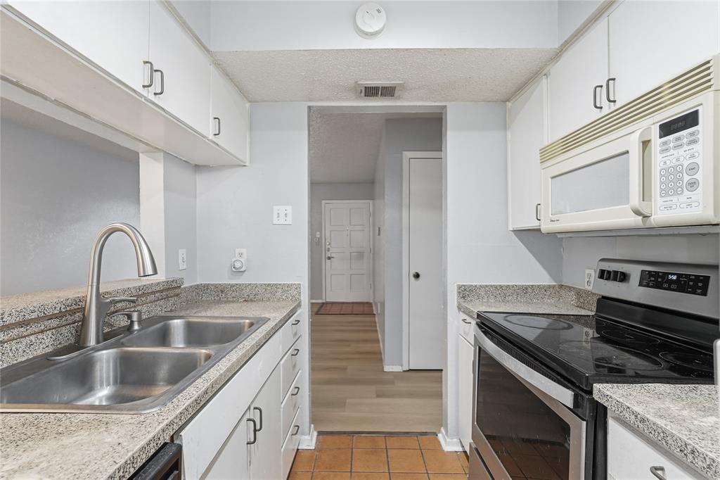 Two Holland Place Condo - Residential