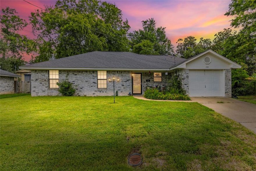 Charming three-bedroom, one-bath brick home on a solid slab foundation, perfectly situated near the local elementary school and just minutes from downtown shopping and dining. This cozy residence offers a functional layout ideal for families or first-time buyers, with spacious bedrooms, a bright living area, and a kitchen ready for your personal touch. Enjoy the convenience of in-town living with nearby schools, parks, and local amenities all within easy reach. A great opportunity in a prime location!

Tony miramontes