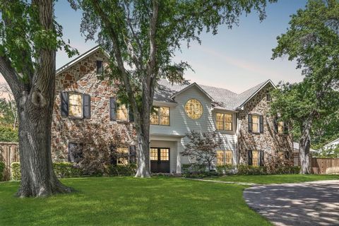 4037 Courtshire Drive Dallas TX 75229
