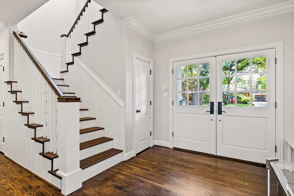 4037 Courtshire Drive