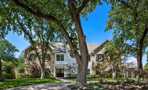 4037 Courtshire Drive Dallas TX 75229