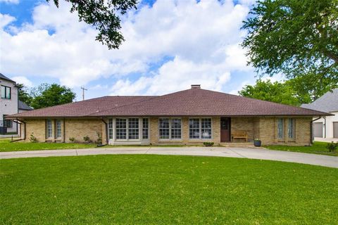4707 Willow Lane Dallas TX 75244