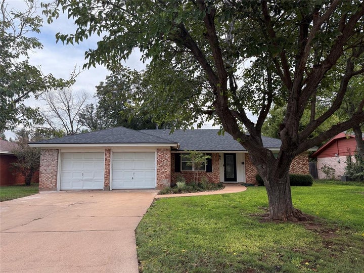 Photo 1 of 22 — 4134 Brook Hollow Drive, Abilene, TX 79605
