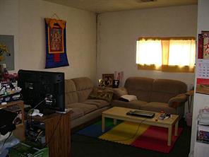 Yins - Commercial Sale