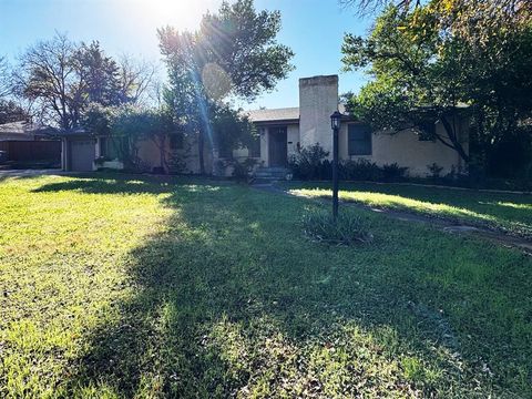 510 Bizerte Avenue Dallas TX 75224