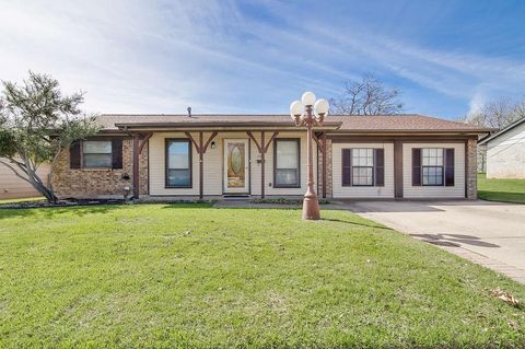 512 Kemper Avenue Crowley TX 76036